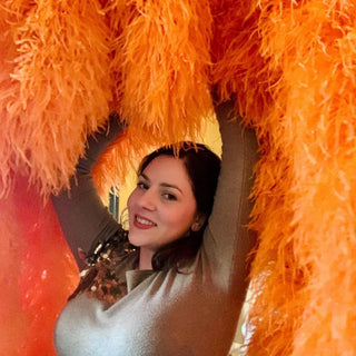 Feather Boas: The Glamorous Fashion Accessory That Adds Flair to Any Outfit