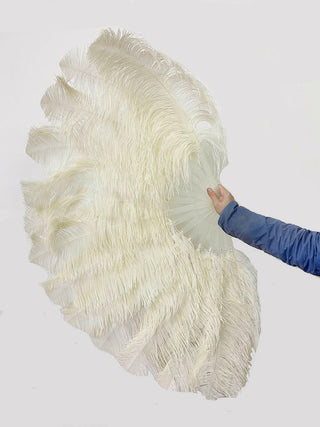 Éventail de plumes d'autruche monocouche de couleur personnalisée entièrement ouvert à 180 degrés 25 "x 50"