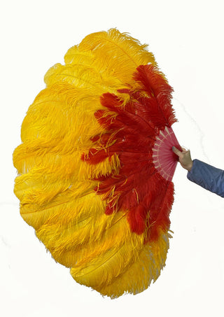 Éventail en plumes d'autruche à 2 couches, mélange de rouge et de jaune doré, 30 "x 54"